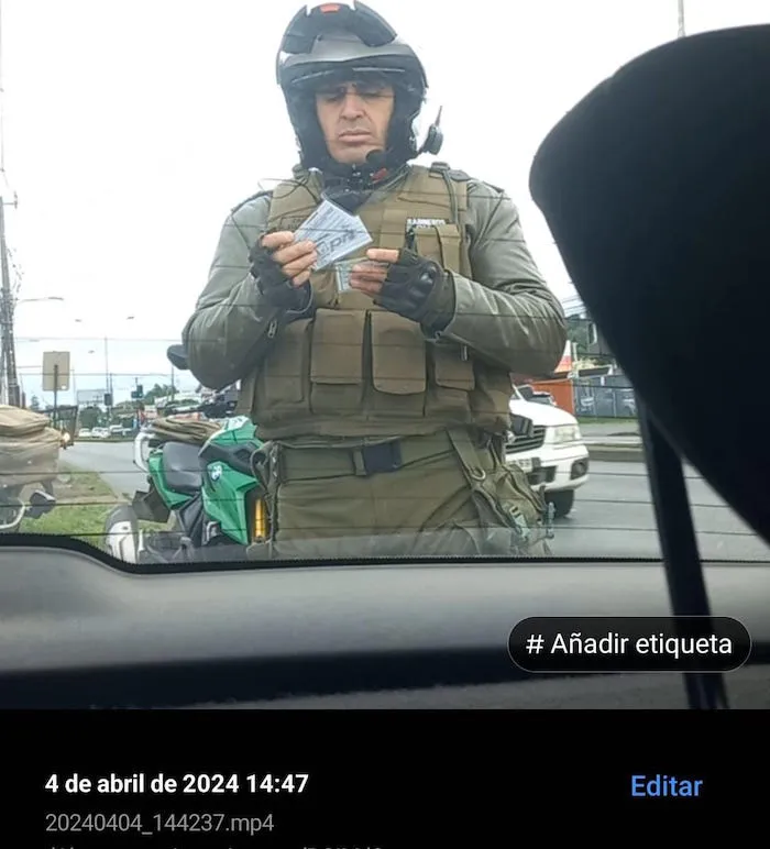 Carabinero en control policial