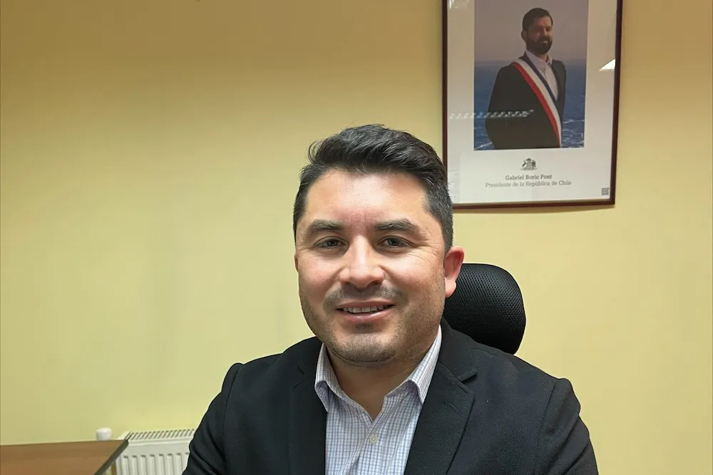 Mario Benedetti DR (s) Junaeb