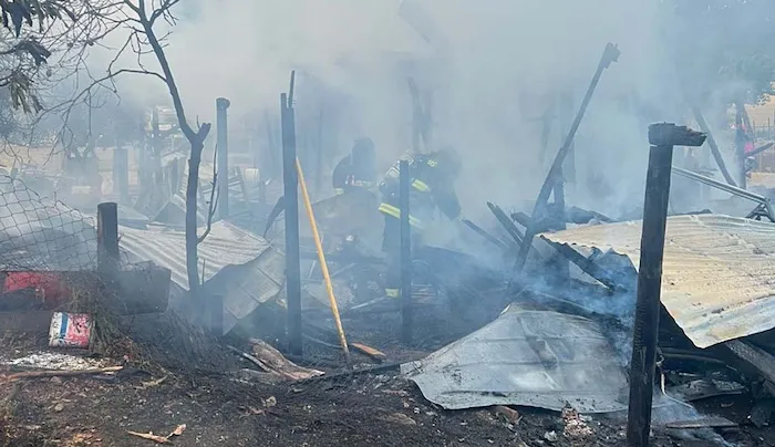 Bomberos de Lumaco en atentado 06 01 2025