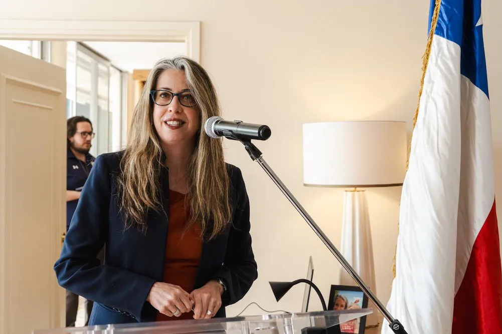 Bernadette Meehan embajadora de USA - fotografia referencial