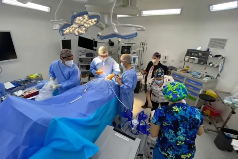 Operacion en el Hospital de Padre Las Casas