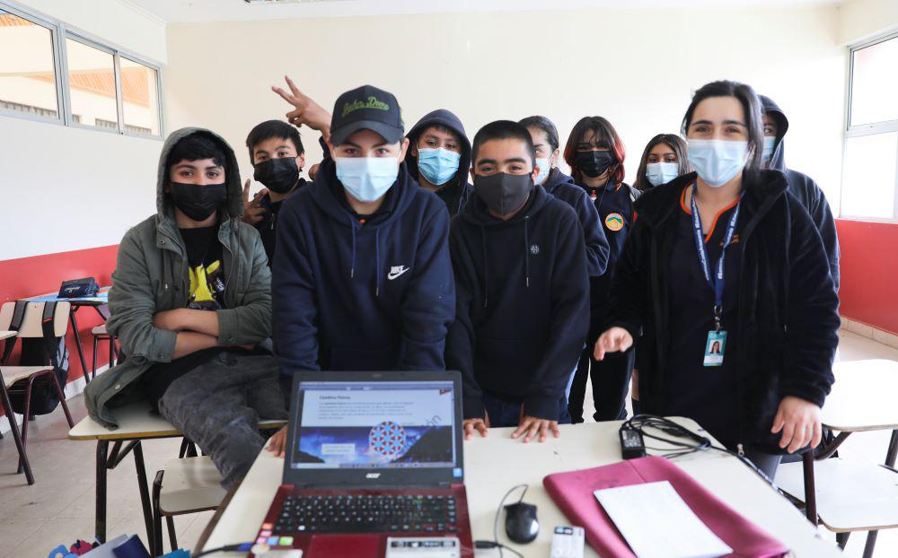 Liceo Público de Trovolhue tiene internet satelital de Elon Musk