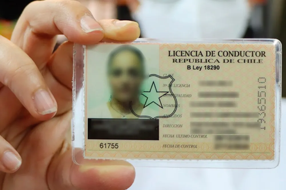 Entrega de licencias de conducir a deudores de pension