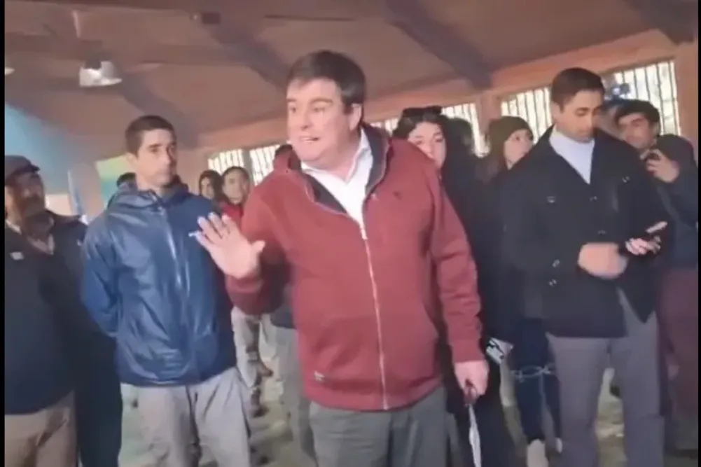 Eduardo Abdala es duramente criticado en Curarrehue