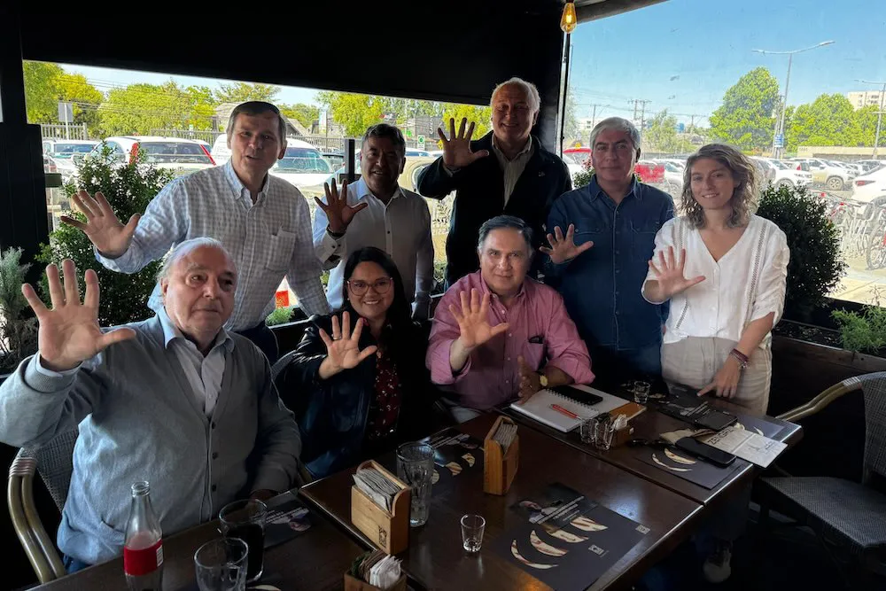 Se reune comando regional por Kast