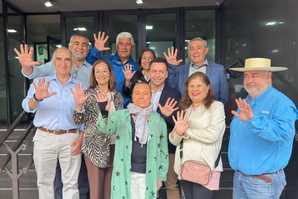 Catorce Cores de La Araucania apoyan a Jose Antonio Kast