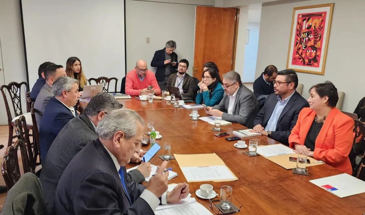 Reunion AMRA ministro de Educacion Nicolas Cataldo