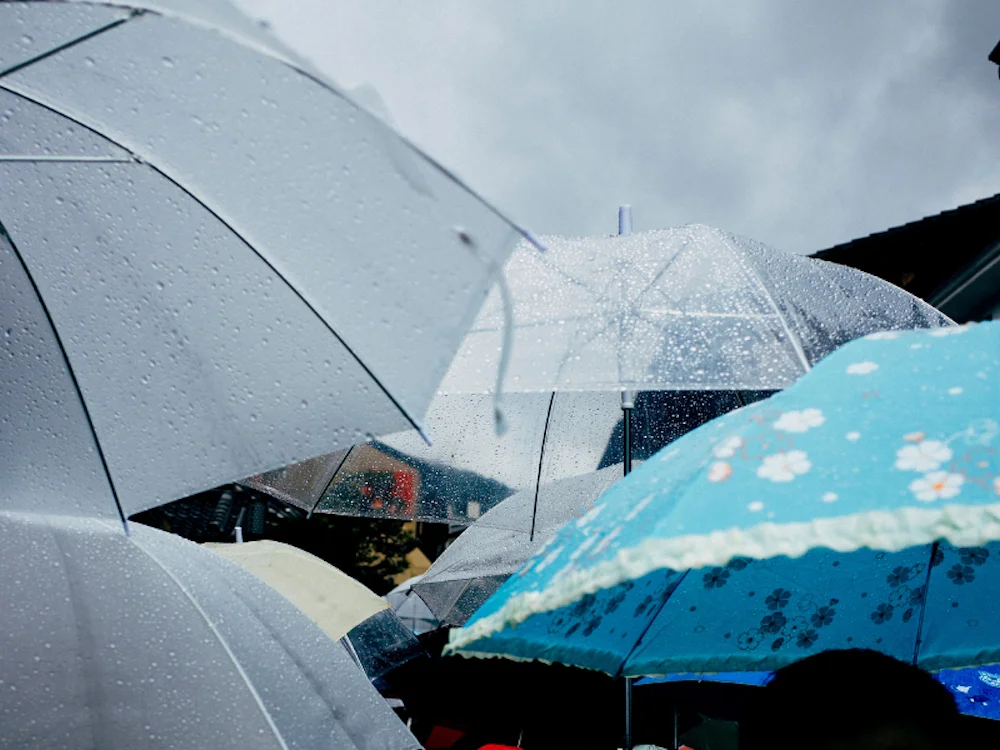 lluvia y tormenta