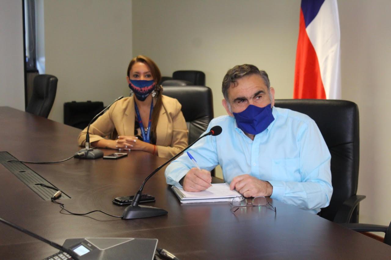 Intendente Víctor Manoli.