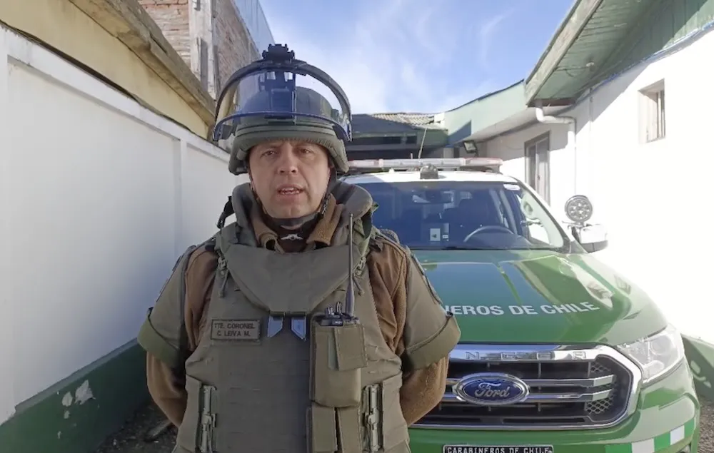 Carabineros son agredidos en comunidad