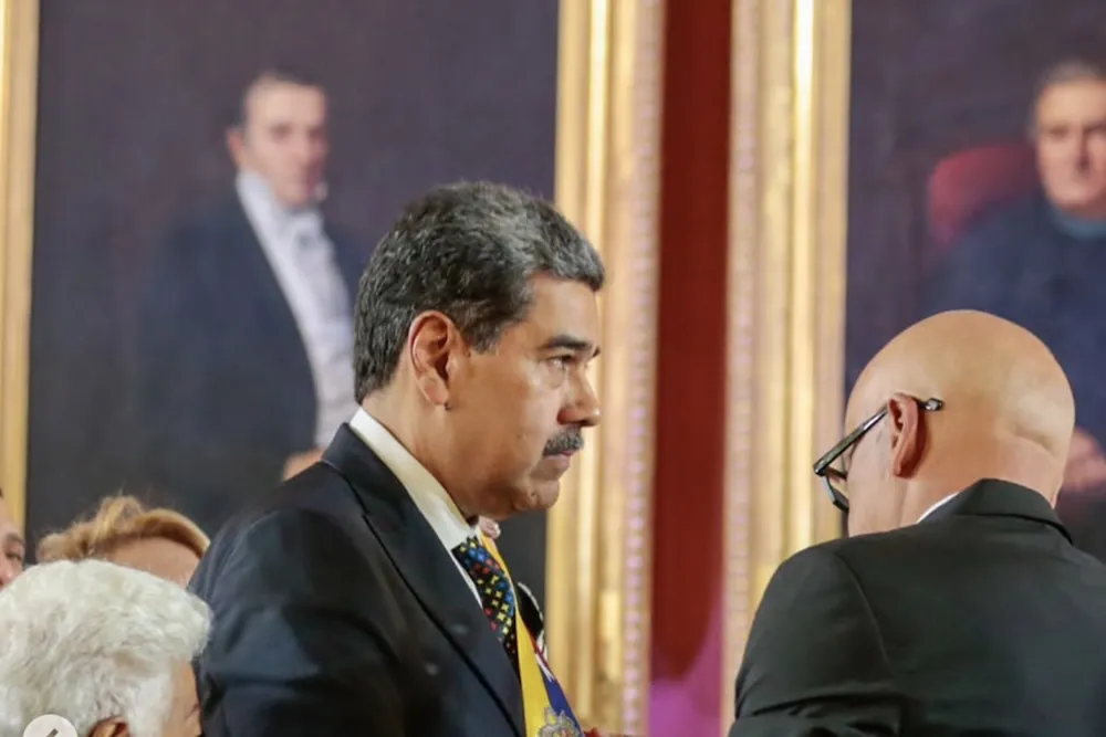 Nicolas Maduro jura por un nuevo periodo