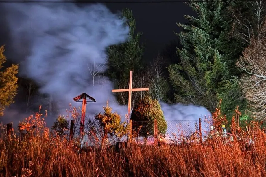 Queman iglesia entre Victoria y Curacautin - capilla San Francisco