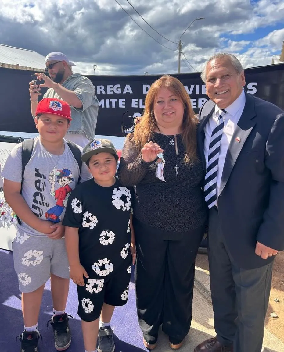 Entrega de 118 casas del Comite El Esfuerzo en Los Sauces