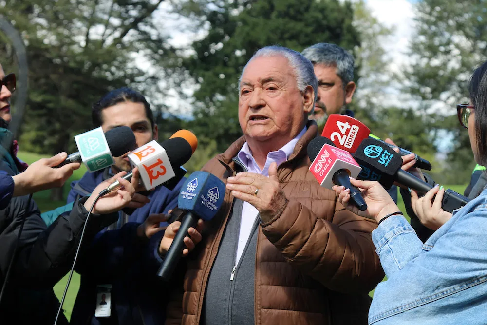 Alcalde de Pucon Carlos Barra