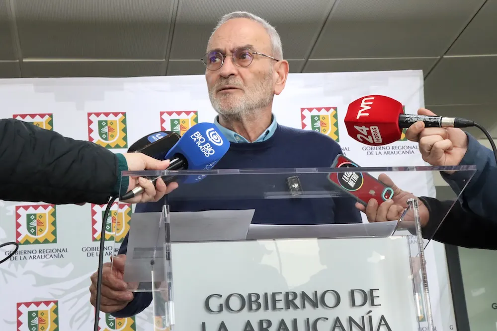 Gobernador Rene Saffirio golpea la mesa al Gobierno de Gabriel Boric