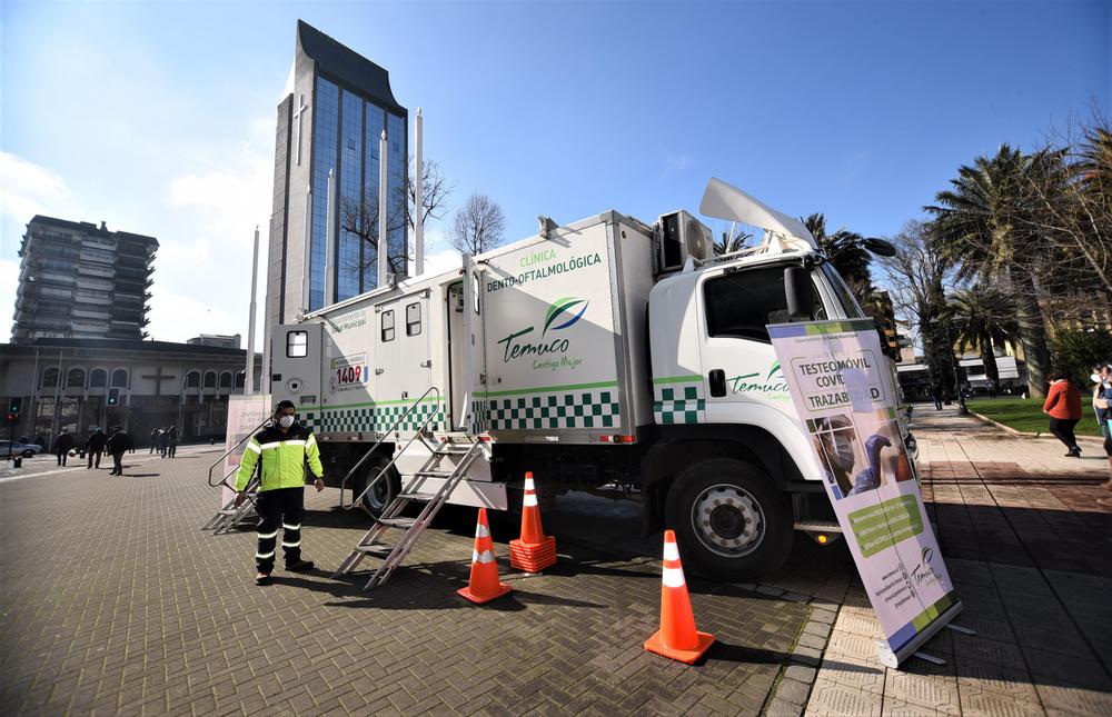 Unidad de testeos móviles municipal en Temuco.