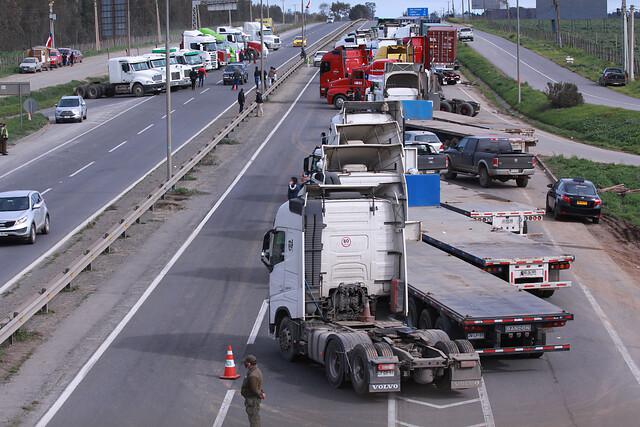 Gobierno Y Gremio De Camioneros Llegan A Un Acuerdo Y Suspenden ...