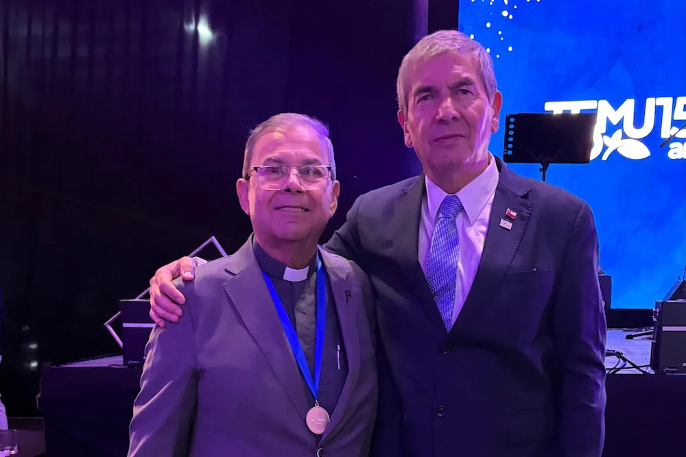 Padre Jaime Villalobos con el concejal Mario Jorquera