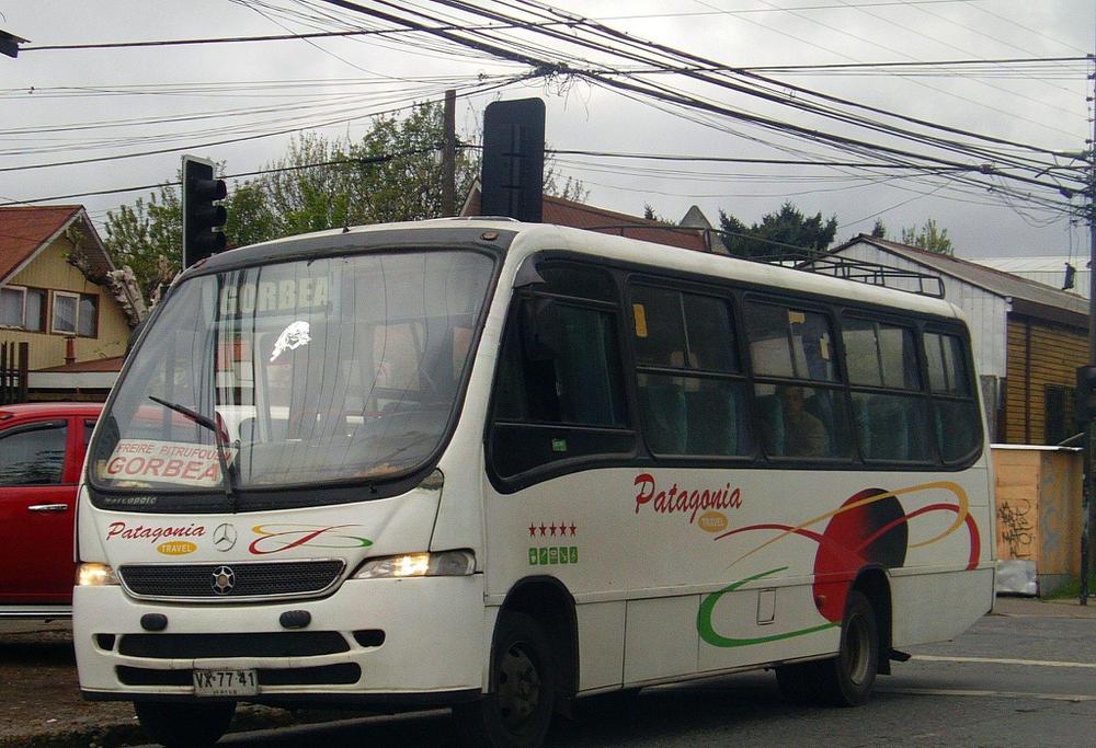Linea de bus con pasajero con coronavirus.