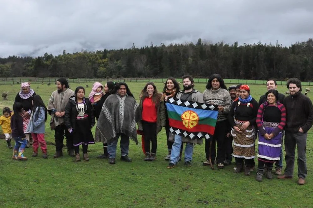 Lonco Queipul junto al exPresidente Gabriel Boric en Temucuicui - 2016