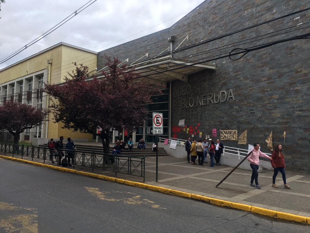 Liceo Pablo Neruda en toma