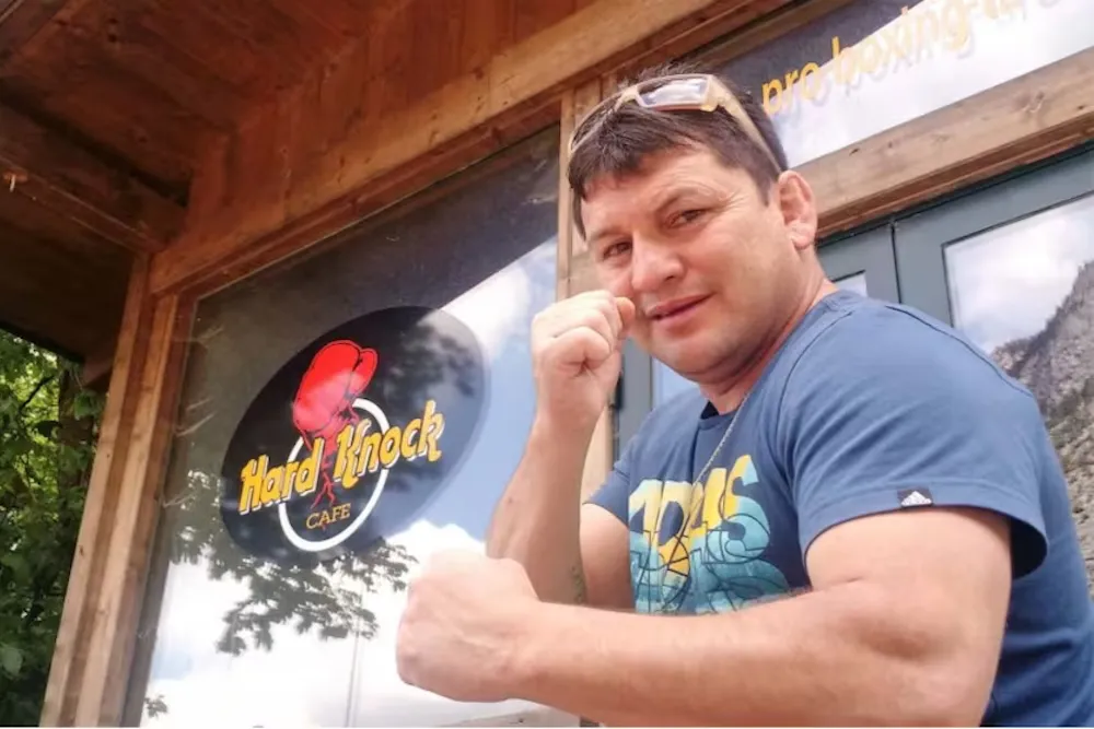 Joel Mayo en Austria