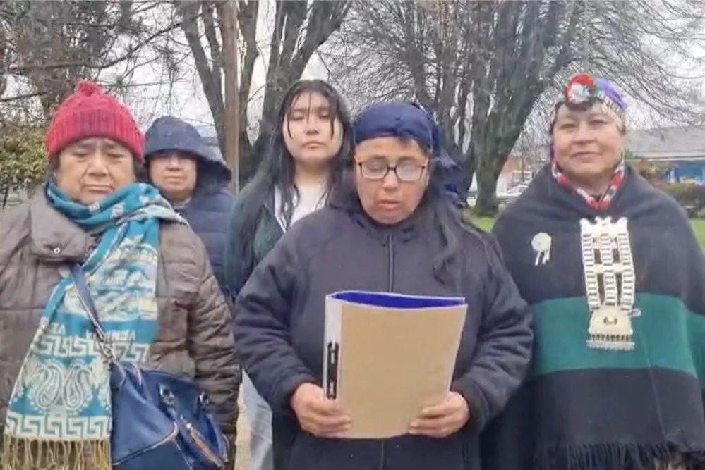 Mujeres mapuche de Loncoche se oponen a candidatura de Elisa Loncon