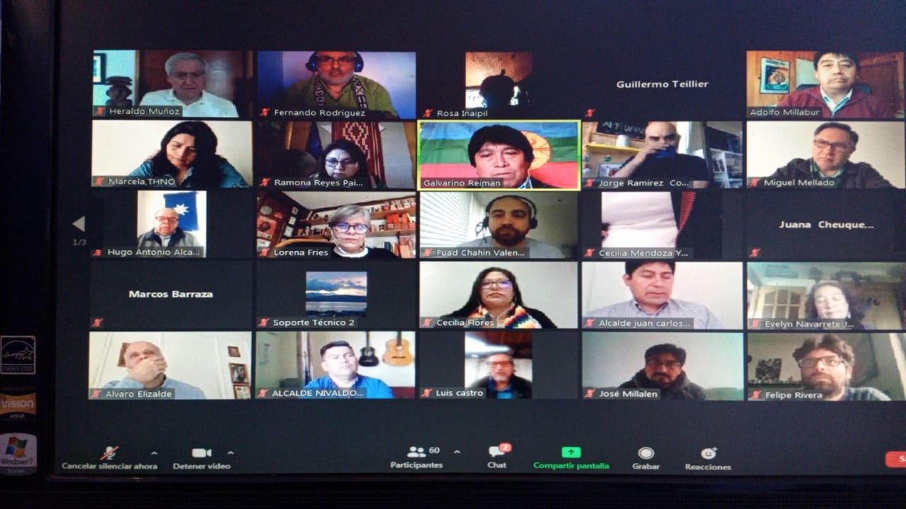 Reunión entre partidos políticos y dirigentes indígenas.