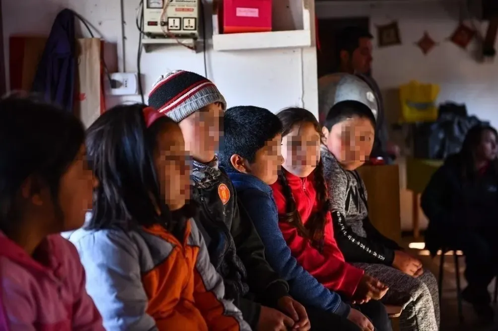 Ninos de Quinquen - imagen referencial