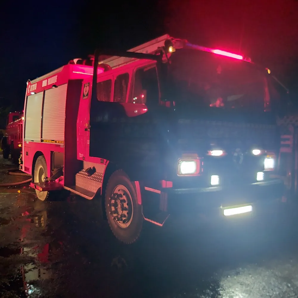 Bomberos Pailahueque acude a incendio en Pidima
