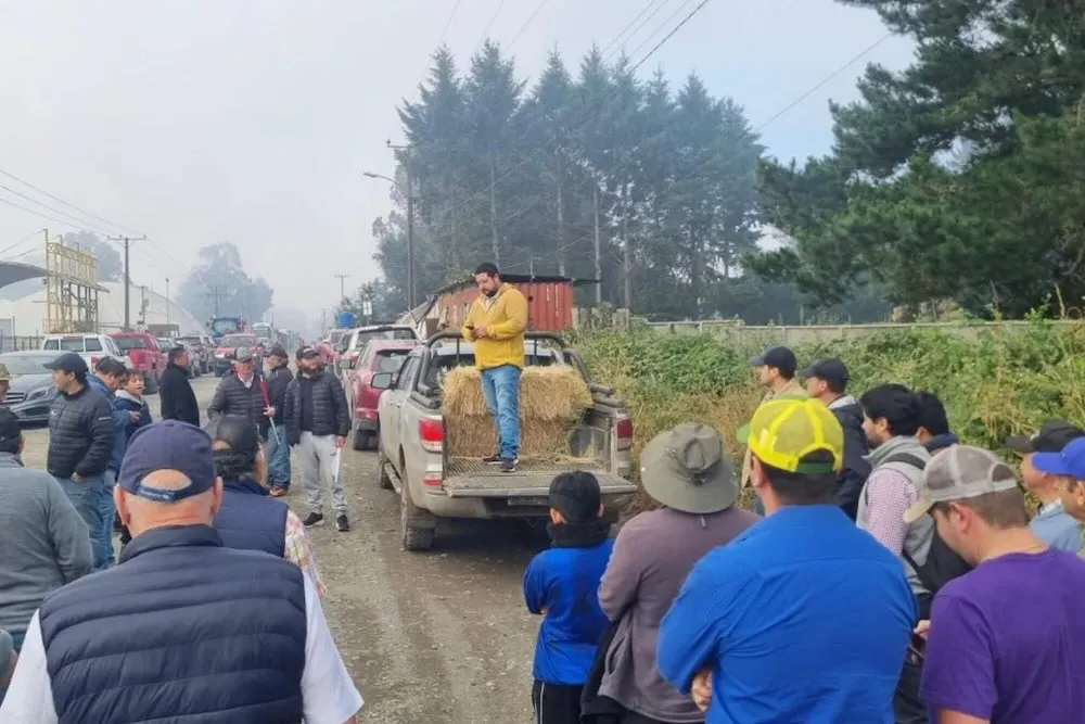 Protesta frente a planta de Avena Top
