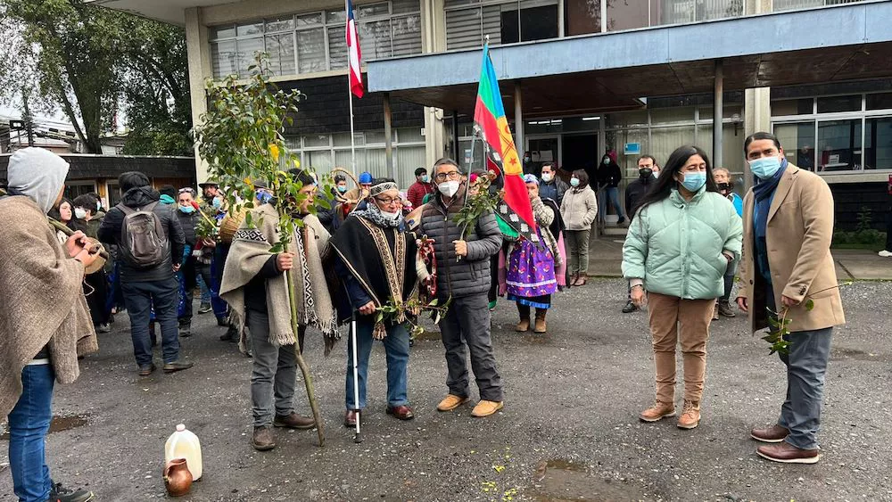 Con una rogativa mapuche comenzó gestión del seremi de Agricultura Héctor  Cumilaf