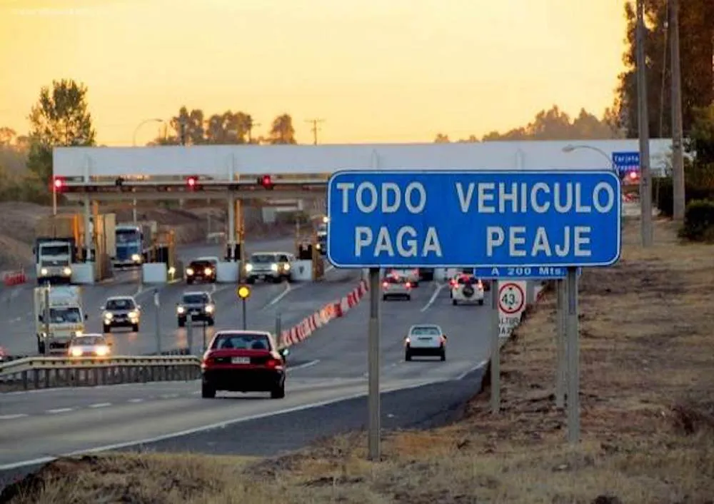 Todo vehiculo paga peaje en Chile