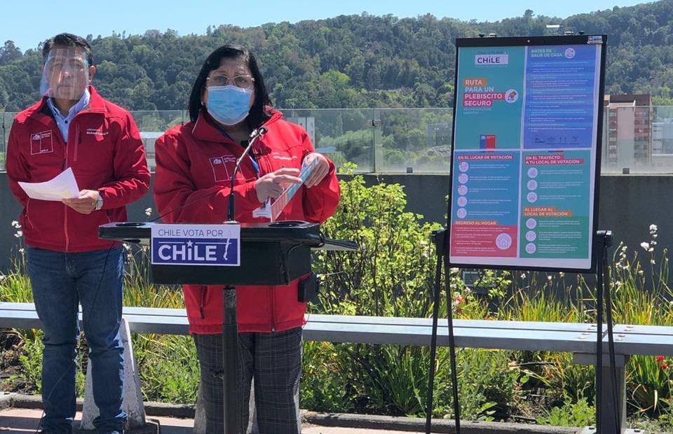 Gobernador de Cautín y seremi de Salud.