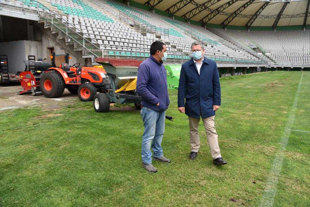Inician mejoramiento de Cancha principal del Estadio Germán Becker