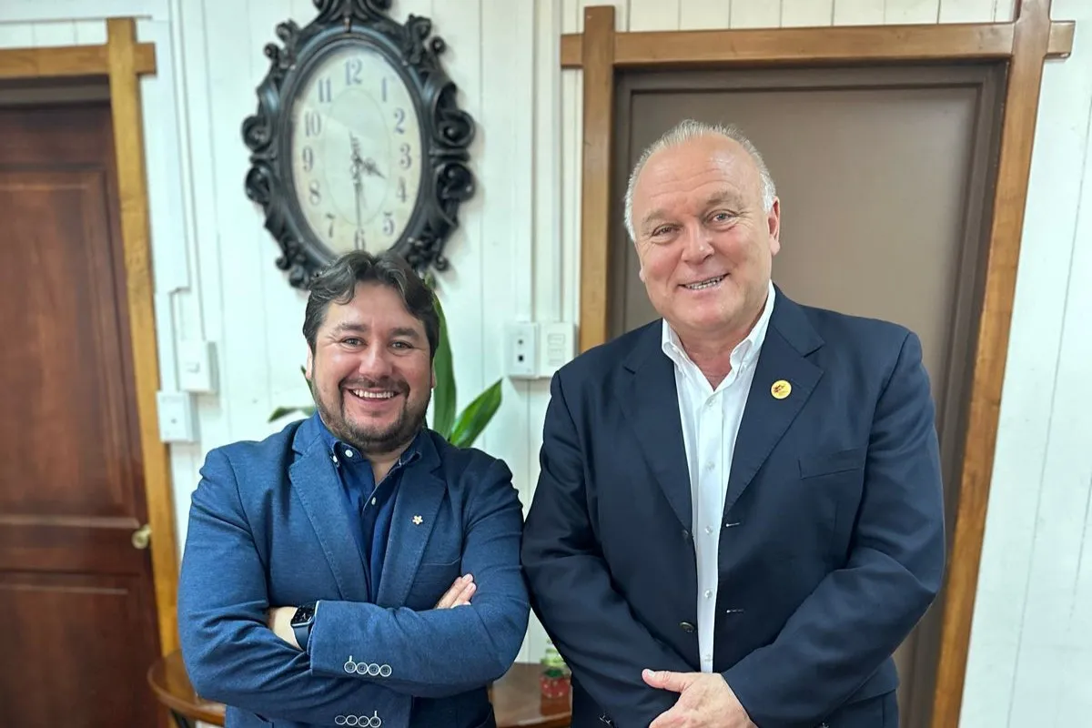 Alcalde de Galvarino con diputado Miguel Becker