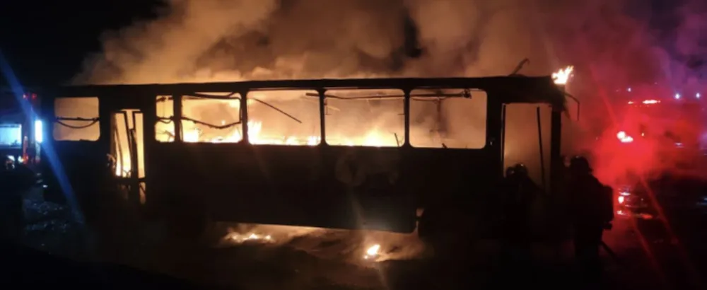 Bus quemado en Carahue