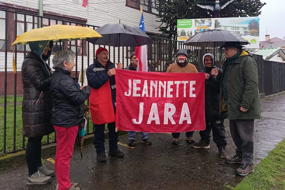 Senador Huenchumilla parte campana por Jara en Curacautin