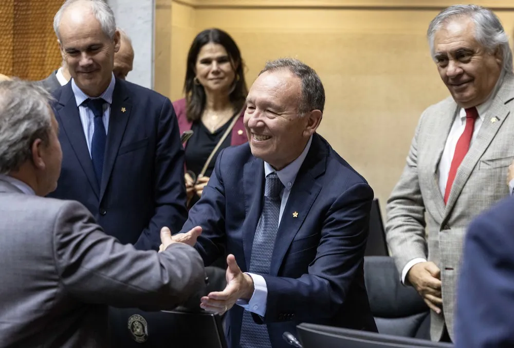 Senador Jose Garcia Ruminot asume presidencia del Senado