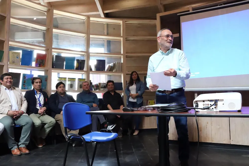 Gobernador René Saffirio compromete su apoyo para que Curarrehue y Catripulli tengan un sistema de alcantarillado