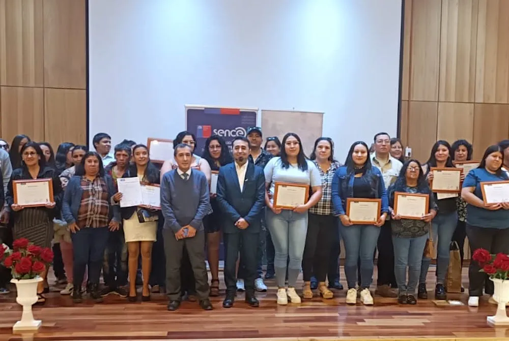 63 personas en Angol certificadas en cursos técnicos